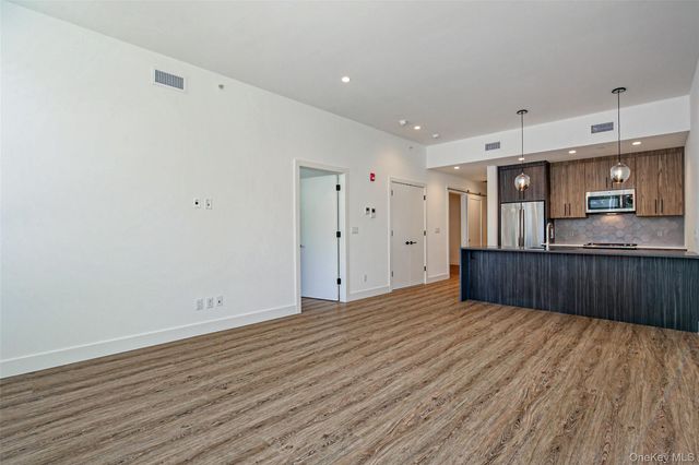 39 Washington Avenue 202, Pleasantville, NY 10570