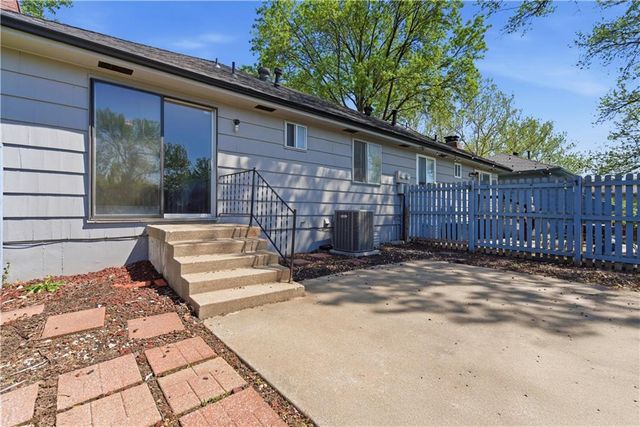 8314 MACKEY Street, Overland Park, KS 66212