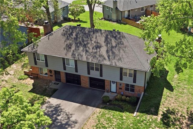 8314 MACKEY Street, Overland Park, KS 66212