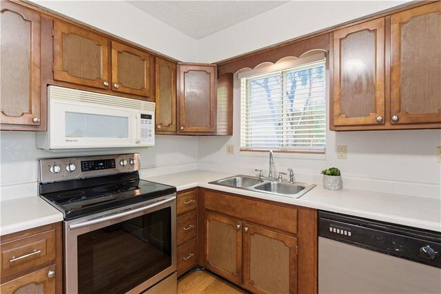 8314 MACKEY Street, Overland Park, KS 66212