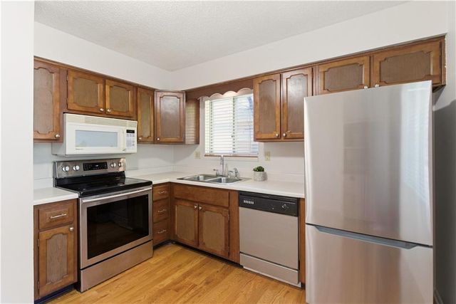 8314 MACKEY Street, Overland Park, KS 66212
