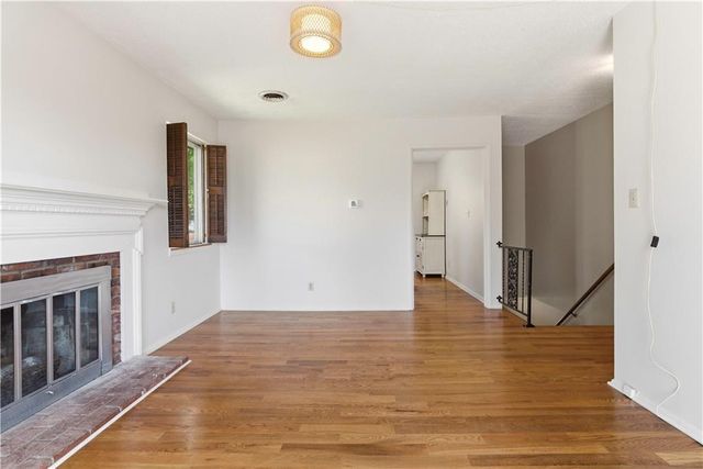 8314 MACKEY Street, Overland Park, KS 66212