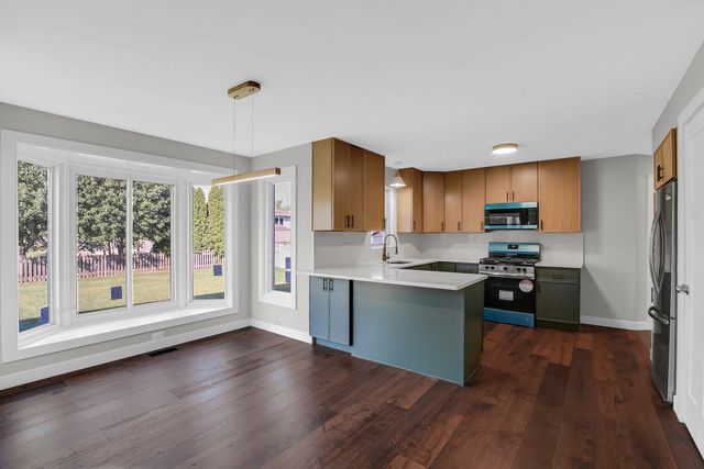 15636 Chapel Hill Road, Orland Park, IL 60462