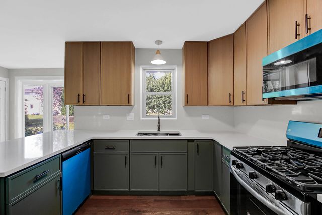 15636 Chapel Hill Road, Orland Park, IL 60462