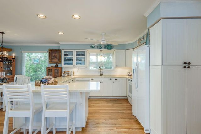 737 OHIO AVENUE, Palm Harbor, FL 34683