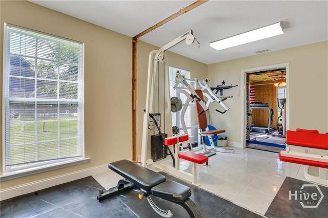 387 Hunt Drive, Savannah, GA 31406