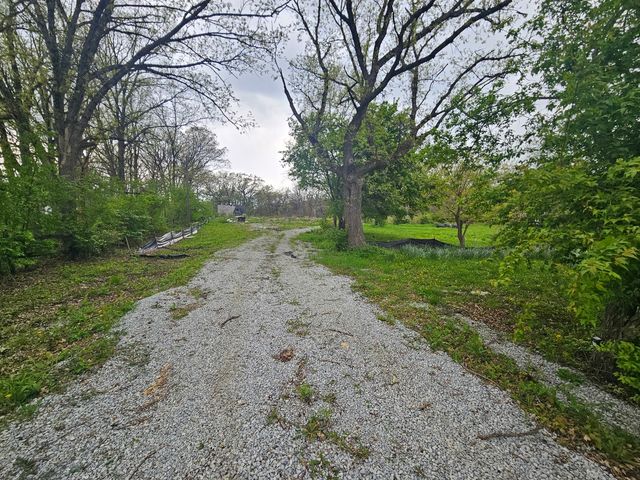 24232 S Kings Road, Crete, IL 60417