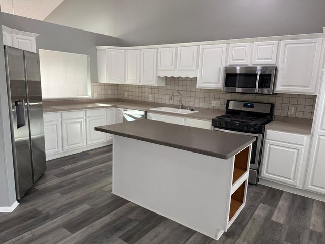 9113 Medley Circle, Golden Valley, MN 55427