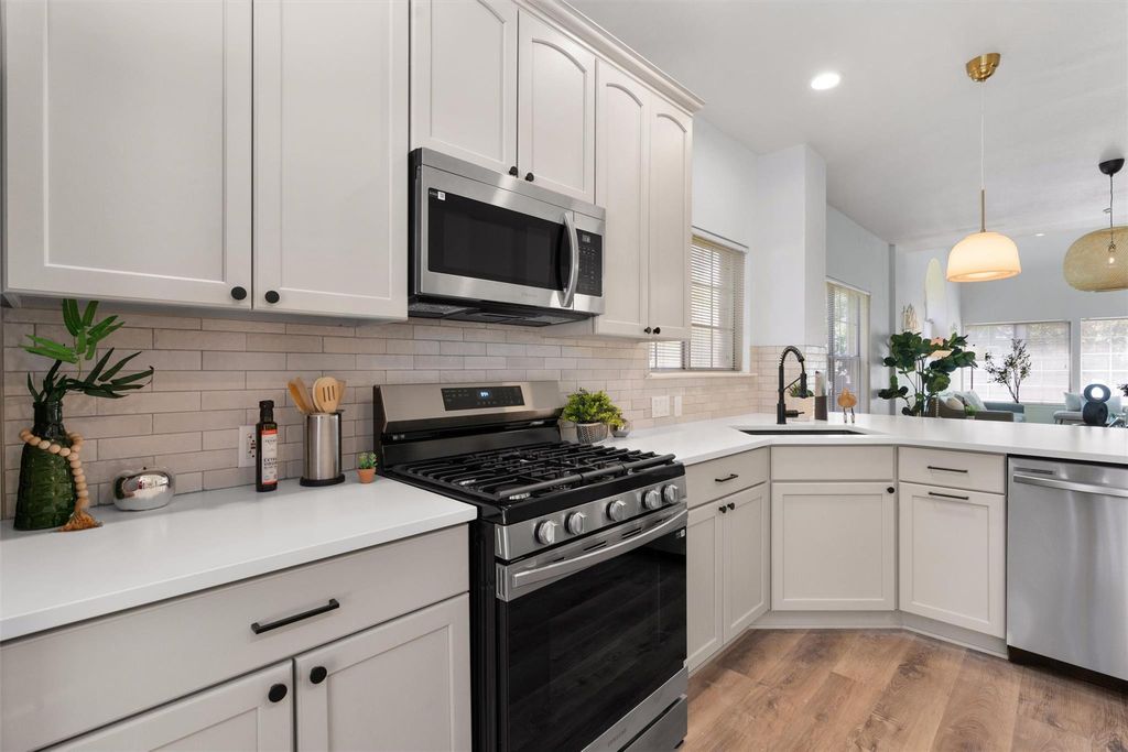 3817 Newland DR, Round Rock, TX 78681