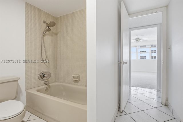111 Golden Isles Dr G12, Hallandale Beach, FL 33009