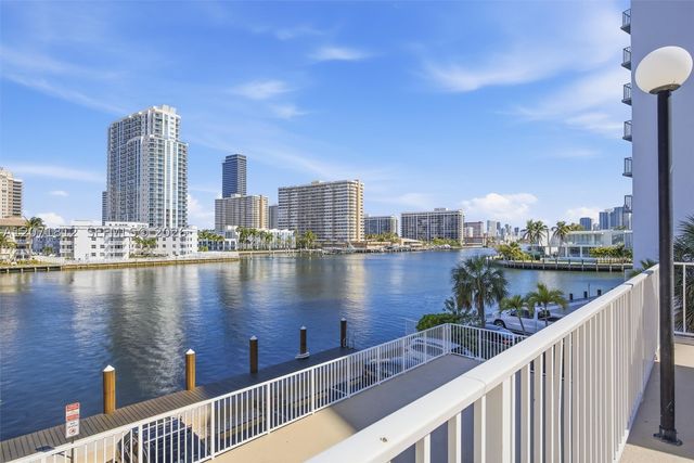 111 Golden Isles Dr G12, Hallandale Beach, FL 33009