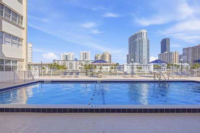 111 Golden Isles Dr G12, Hallandale Beach, FL 33009