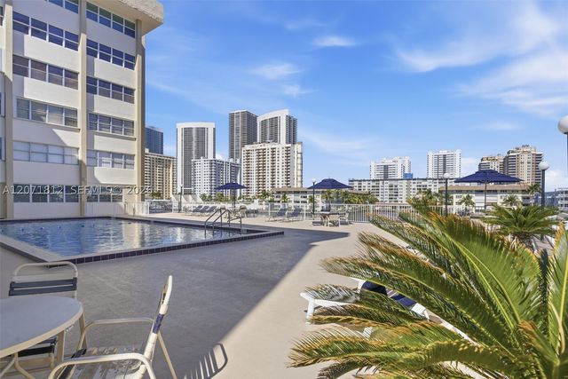 111 Golden Isles Dr G12, Hallandale Beach, FL 33009