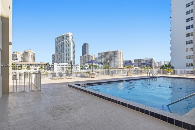 111 Golden Isles Dr G12, Hallandale Beach, FL 33009