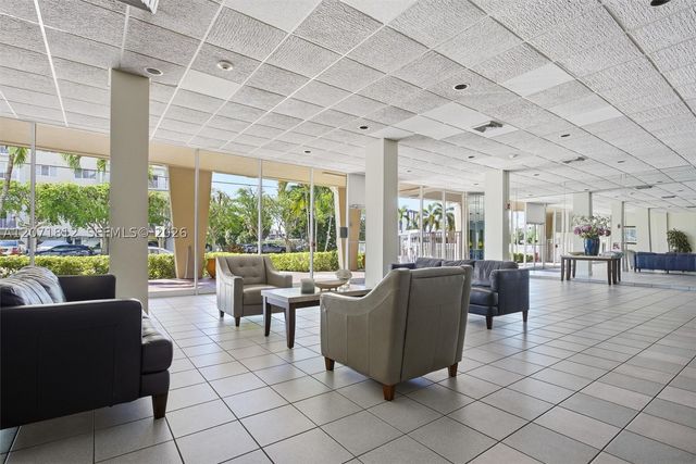 111 Golden Isles Dr G12, Hallandale Beach, FL 33009