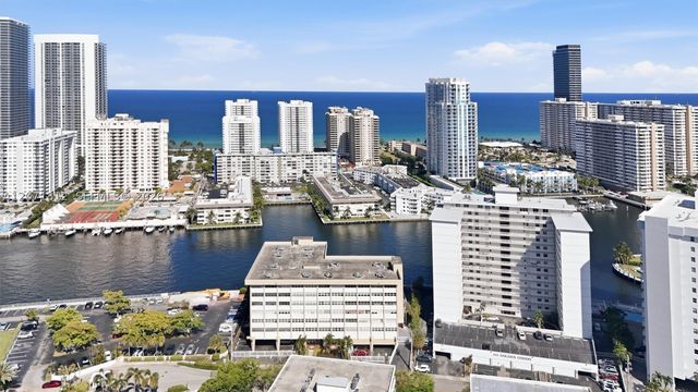111 Golden Isles Dr G12, Hallandale Beach, FL 33009