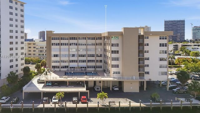 111 Golden Isles Dr G12, Hallandale Beach, FL 33009