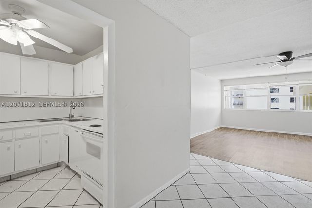 111 Golden Isles Dr G12, Hallandale Beach, FL 33009