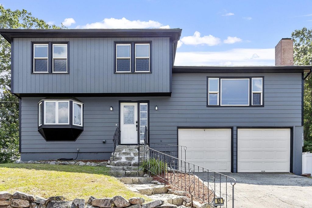 65 Lindstrom Lane, Manchester, NH 03104