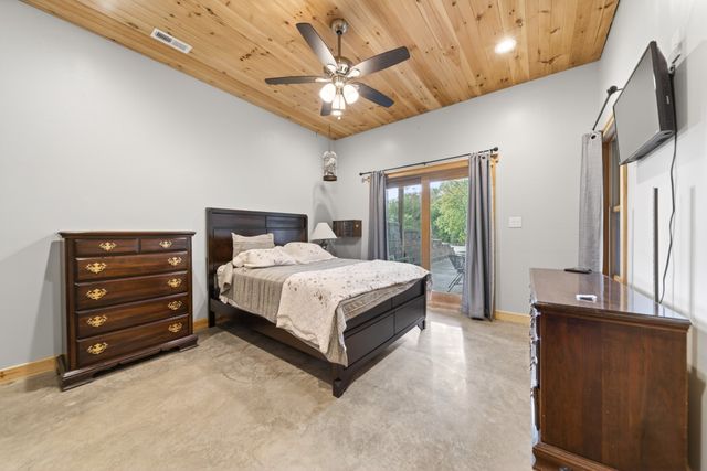 480 Mobley Rd, Clarksville, TN 37043