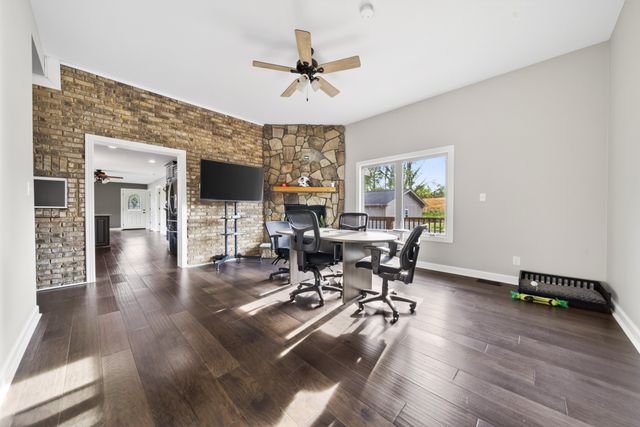 480 Mobley Rd, Clarksville, TN 37043
