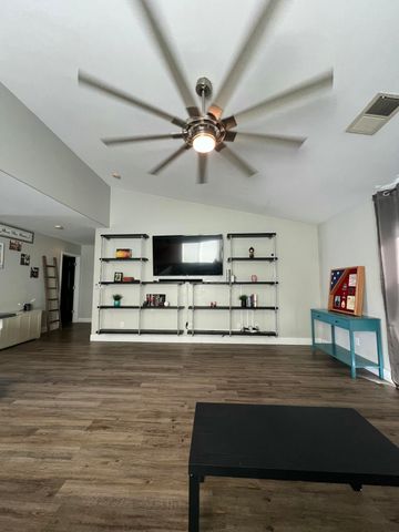 4333 E Vista Avenue, Visalia, CA 93292