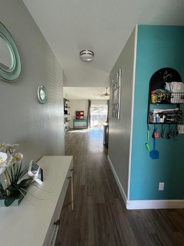 4333 E Vista Avenue, Visalia, CA 93292