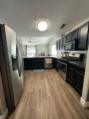 4333 E Vista Avenue, Visalia, CA 93292