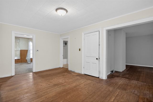 611 Oakhill Avenue, Jackson, MI 49201