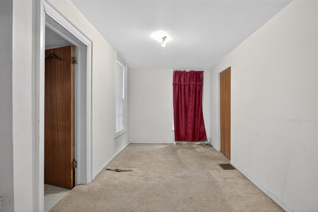 611 Oakhill Avenue, Jackson, MI 49201