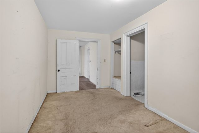 611 Oakhill Avenue, Jackson, MI 49201