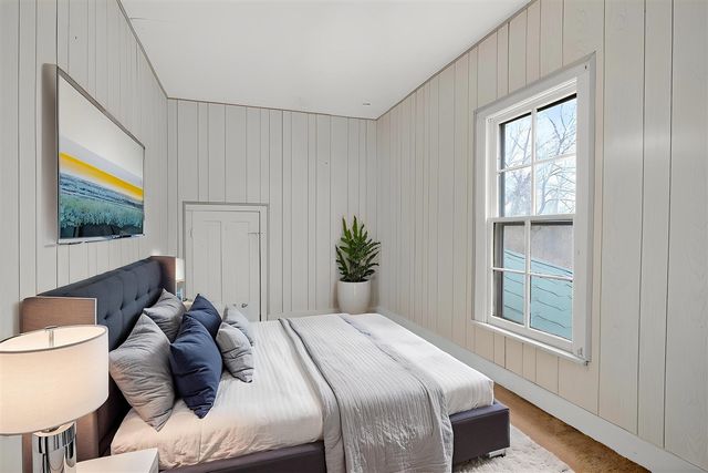 611 Oakhill Avenue, Jackson, MI 49201