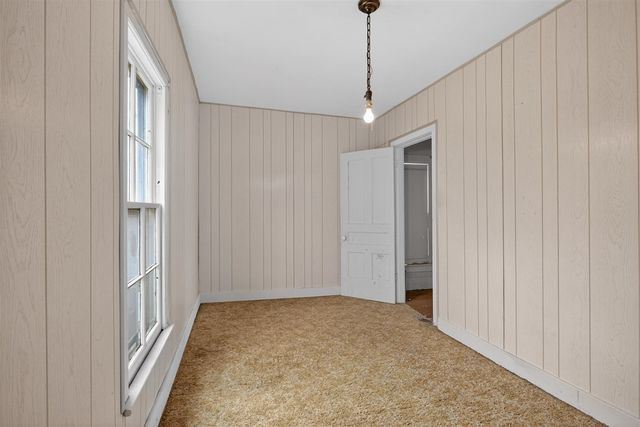 611 Oakhill Avenue, Jackson, MI 49201