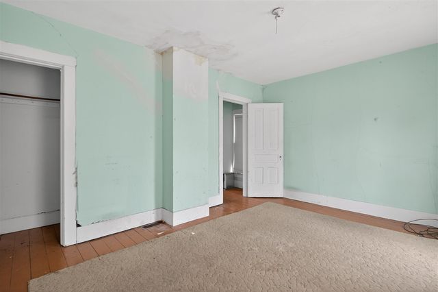 611 Oakhill Avenue, Jackson, MI 49201