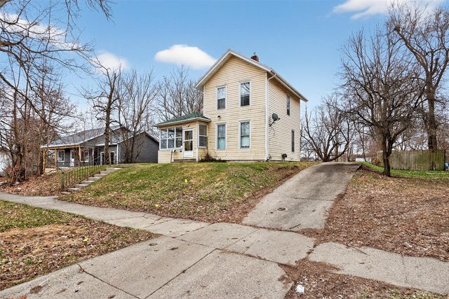 611 Oakhill Avenue, Jackson, MI 49201