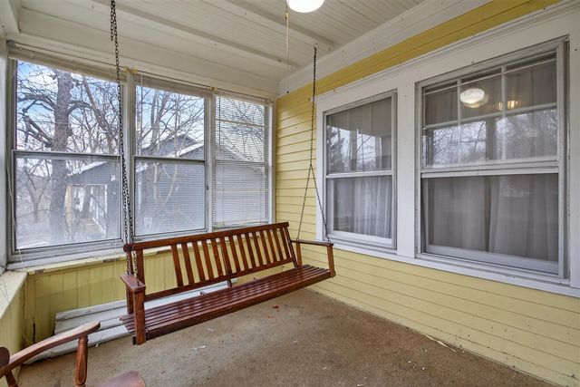 611 Oakhill Avenue, Jackson, MI 49201