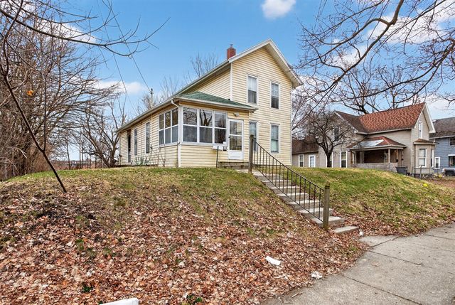 611 Oakhill Avenue, Jackson, MI 49201