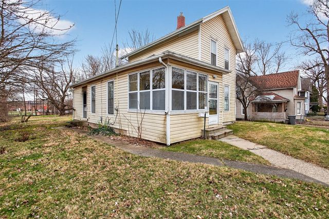 611 Oakhill Avenue, Jackson, MI 49201