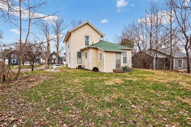 611 Oakhill Avenue, Jackson, MI 49201