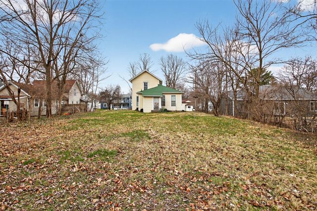 611 Oakhill Avenue, Jackson, MI 49201