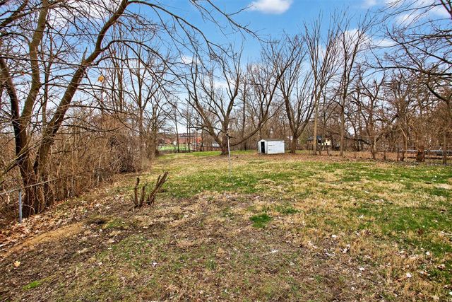 611 Oakhill Avenue, Jackson, MI 49201