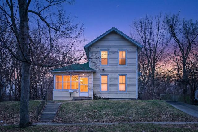 611 Oakhill Avenue, Jackson, MI 49201