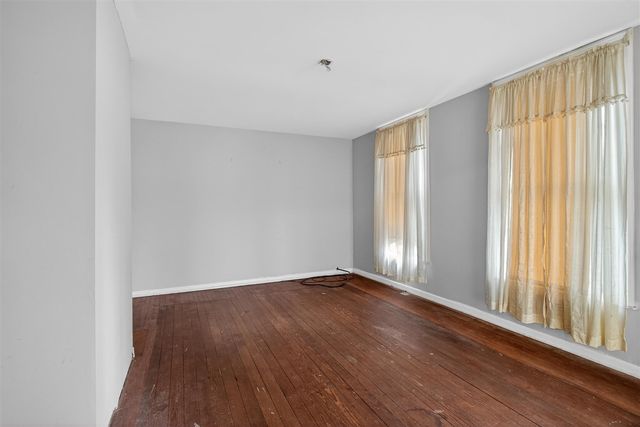 611 Oakhill Avenue, Jackson, MI 49201