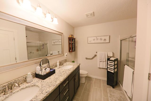 886 E Melton Road, Ozark, MO 65721