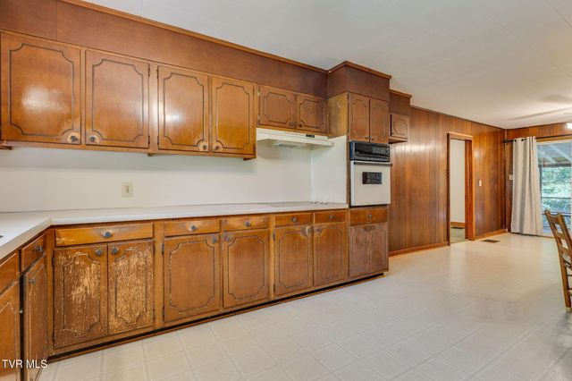 1000 Tranbarger Drive, Kingsport, TN 37660