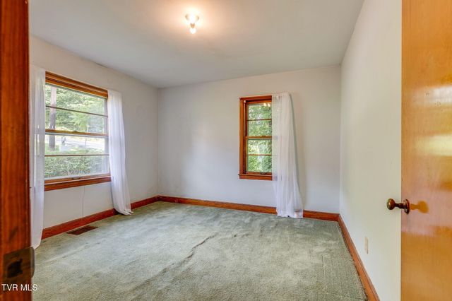 1000 Tranbarger Drive, Kingsport, TN 37660