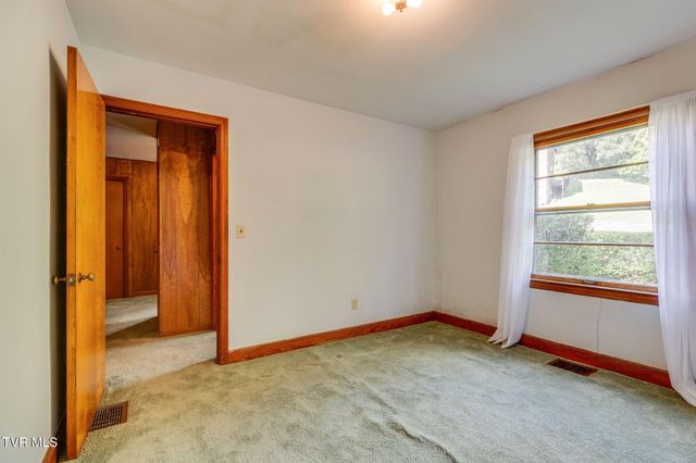 1000 Tranbarger Drive, Kingsport, TN 37660