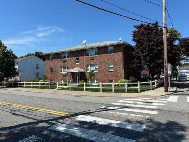 189 River St 1, Waltham, MA 02453