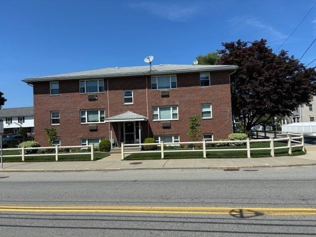 189 River St 1, Waltham, MA 02453