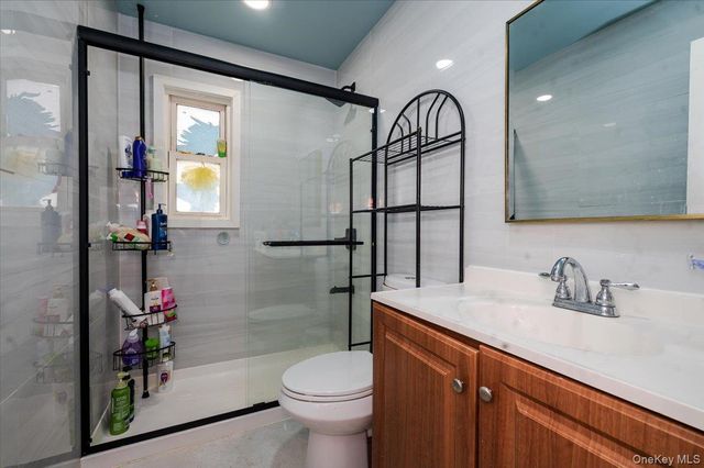 21 Oak Avenue, Inwood, NY 11096